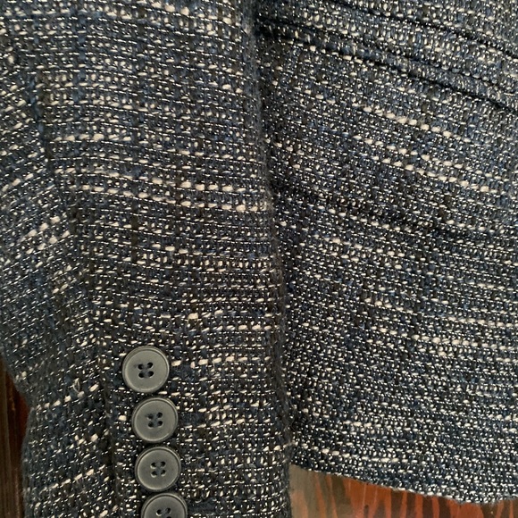 New York & Co Blazer - Picture 4 of 4